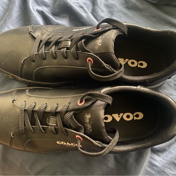 Coach shoes size 9. Only worn once - Picture 2 of 3